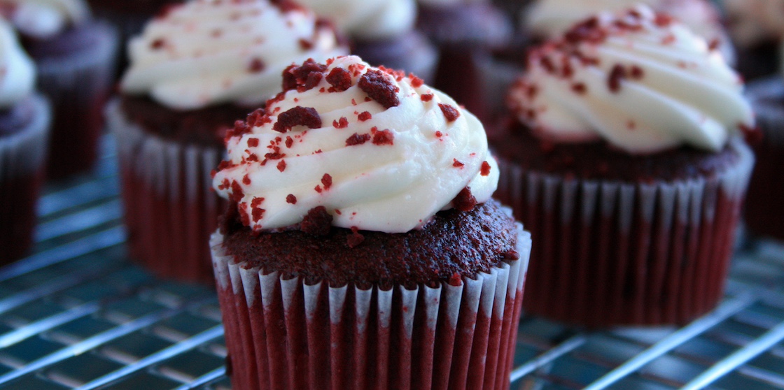 red velvet cupcakes on cooling rack close up