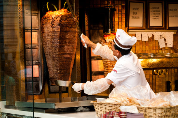 Istanbul: Man preparing kebab on the Istiklal Avenue
