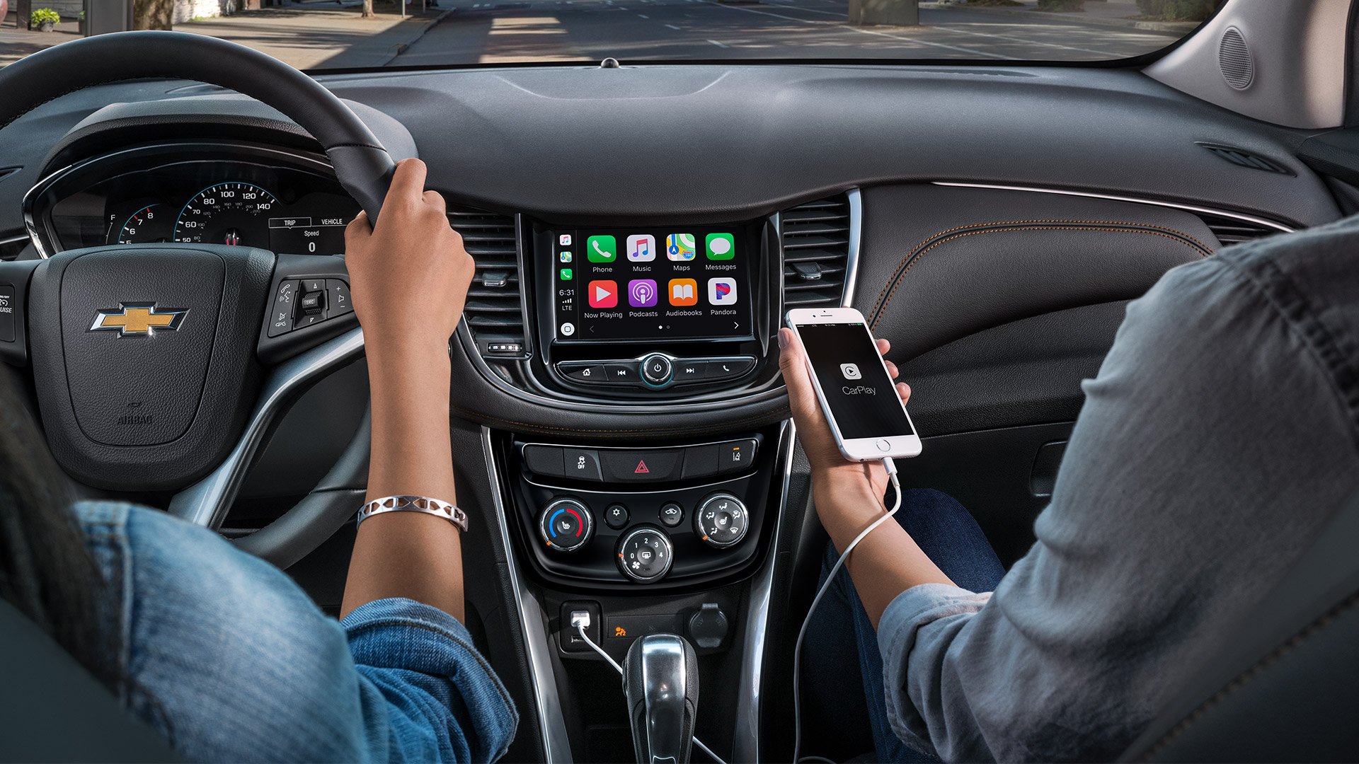 Apple Carplay and Android Auto Compatibility in Trax