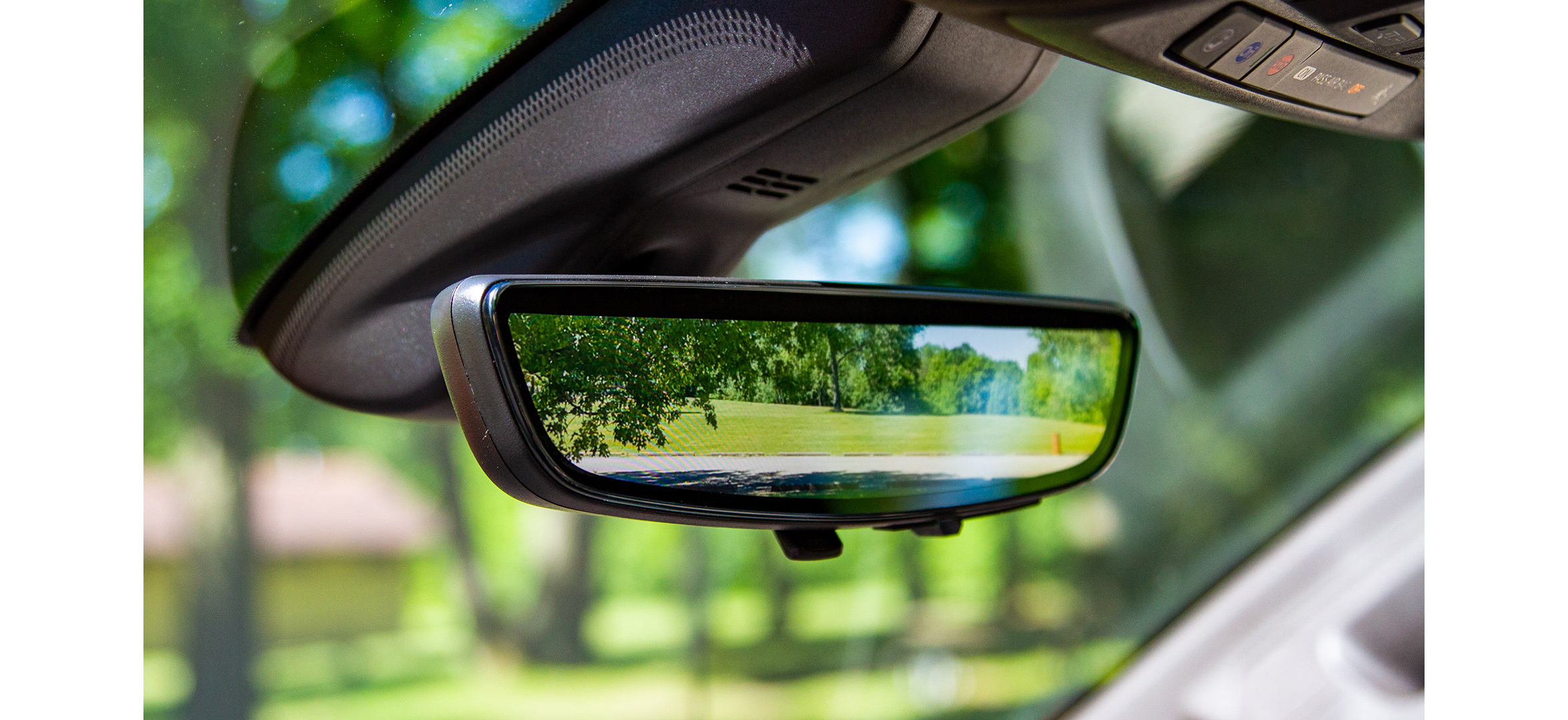 safety-rear-camera-mirror-silverado_parallax