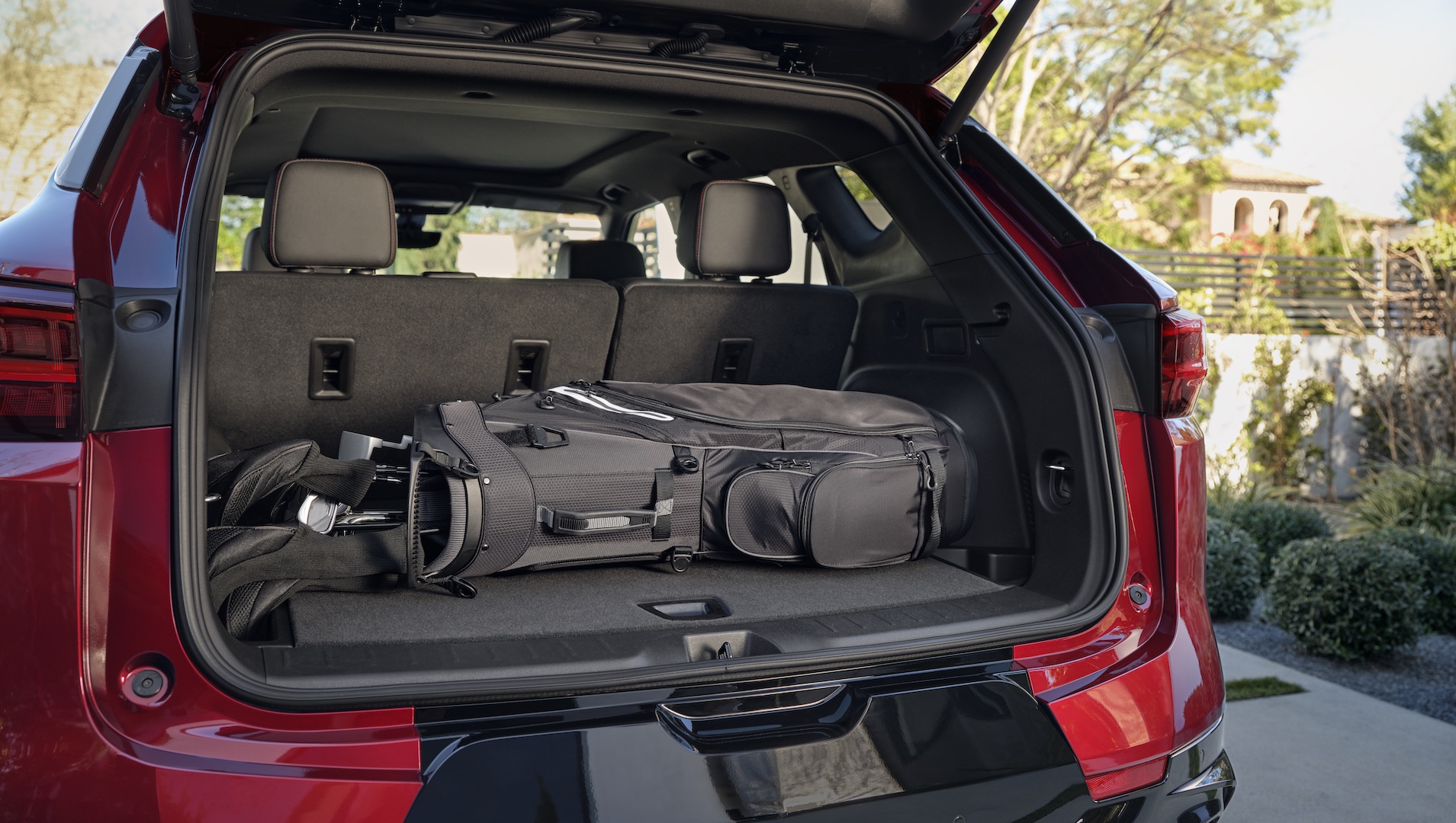 Chevy Blazer - Cargo Space (golf clubs in trunk)