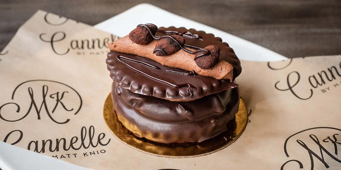 chocolate hazelnut macaron from Cannelle