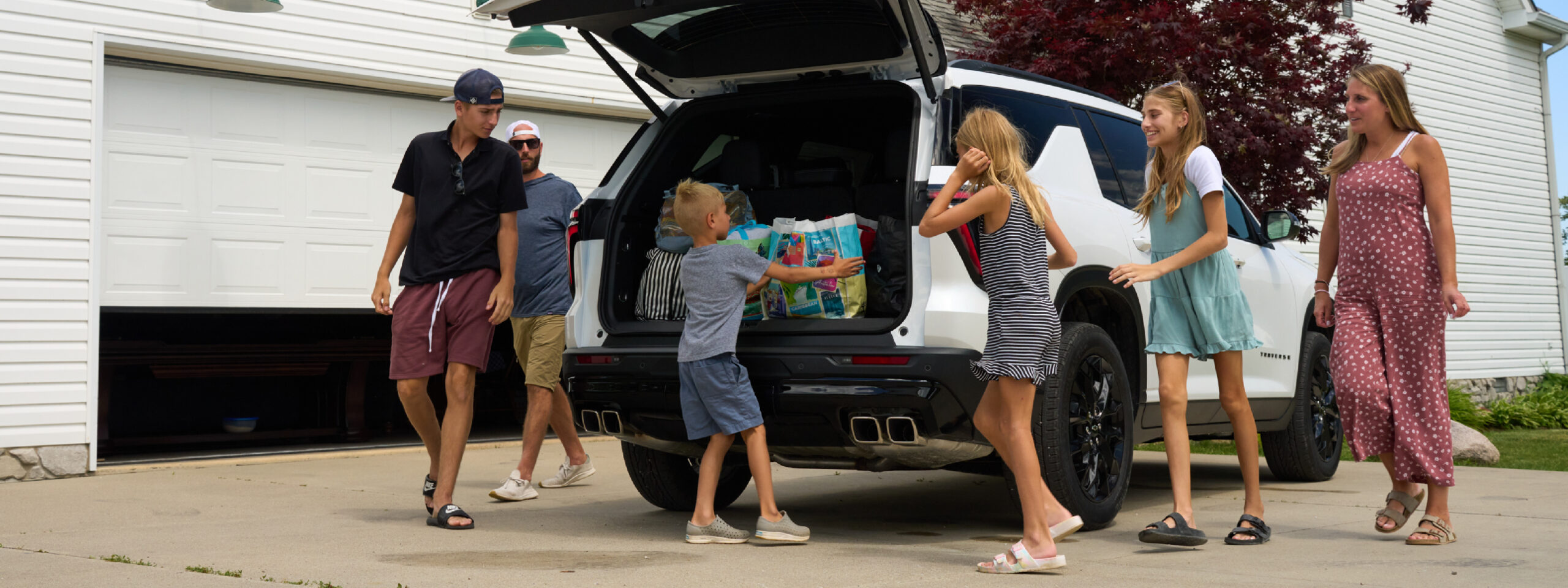 White Traverse cargo space
