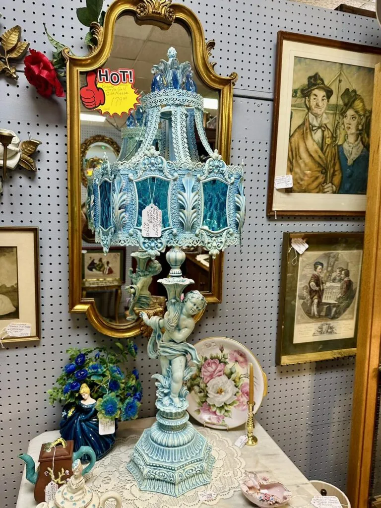 lamps from town peddler craft & antique mall in Livonia