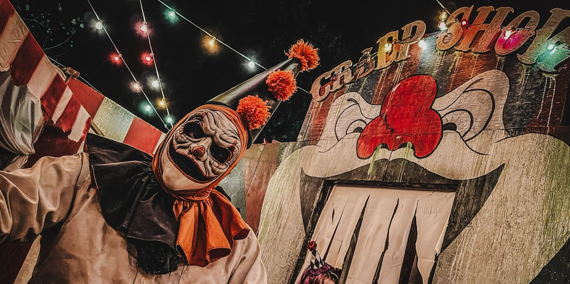 scary clown at Deranged Haunted Attraction