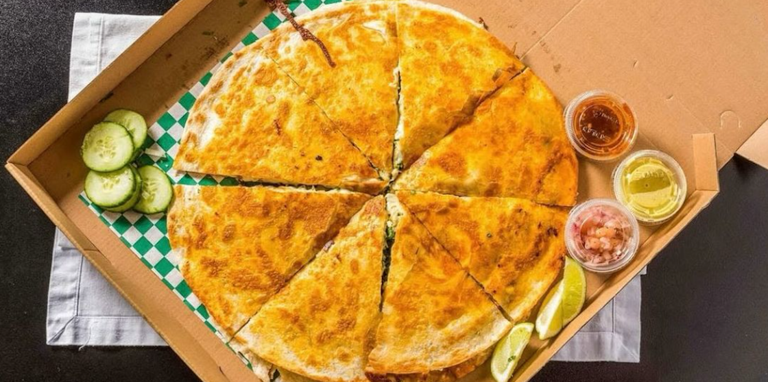 que pasa taqueria quesadilla pizza