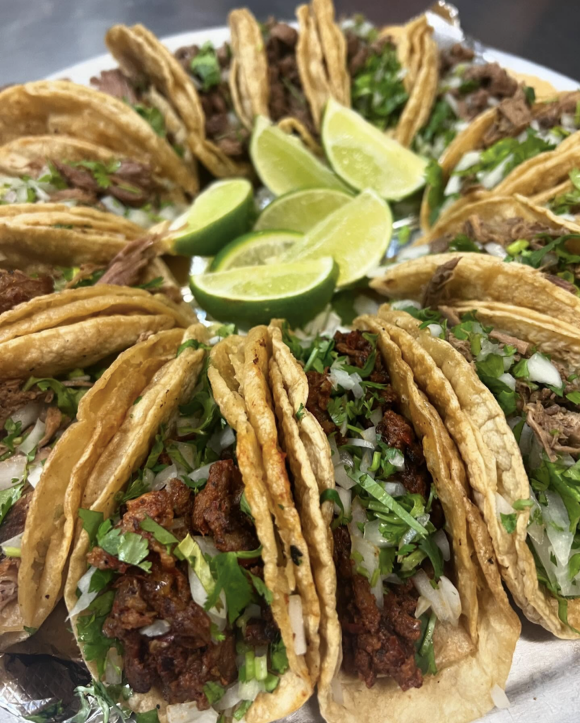 taco platter from que pasa taqueria