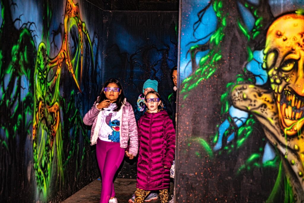 Blake's 3D Spookyland Tour