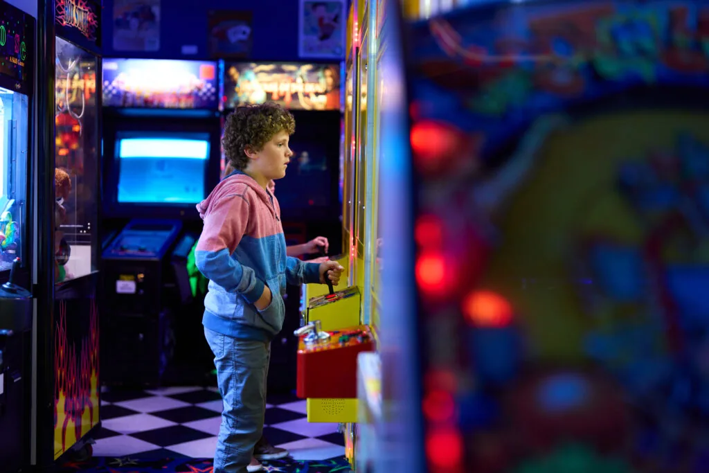 Weekend fun - high score ice cream & arcade kid playing games