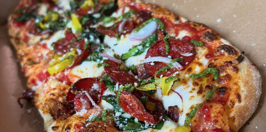 Avenue of Fashion - Toss & Sauce pizza with pesto drizzle